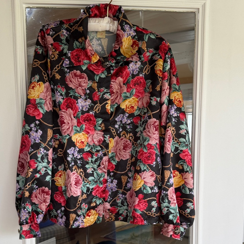 VINTAGE sateen bold floral rose blouse - ptp 22-1/2"